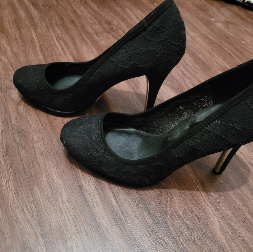 Heels - Picture 3 of 7